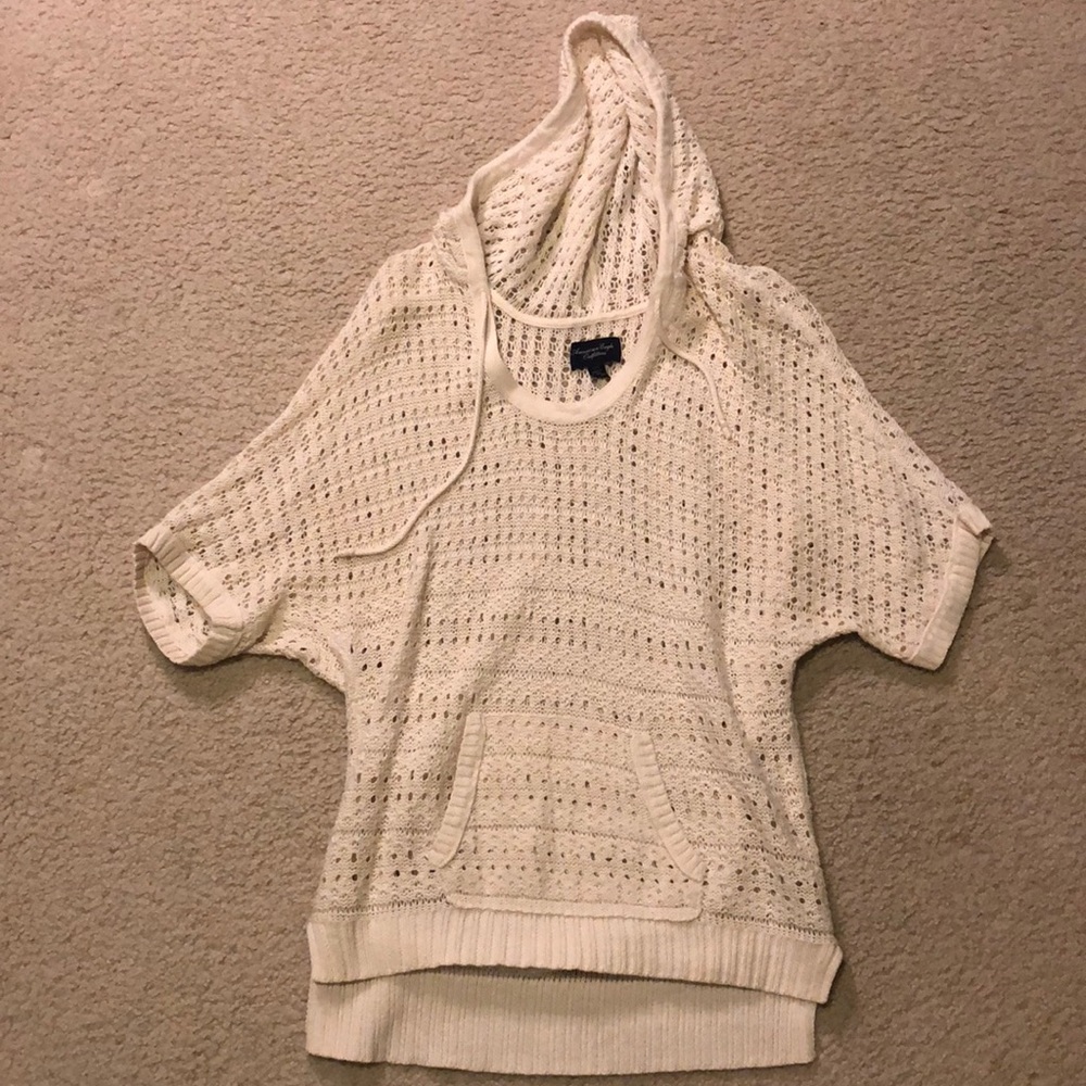 Hooded White, Short-sleeved Sweater